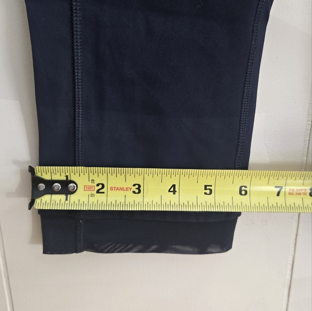 Lululemon Leggies Quarter Leg -Size 6 - Picture 6 of 8